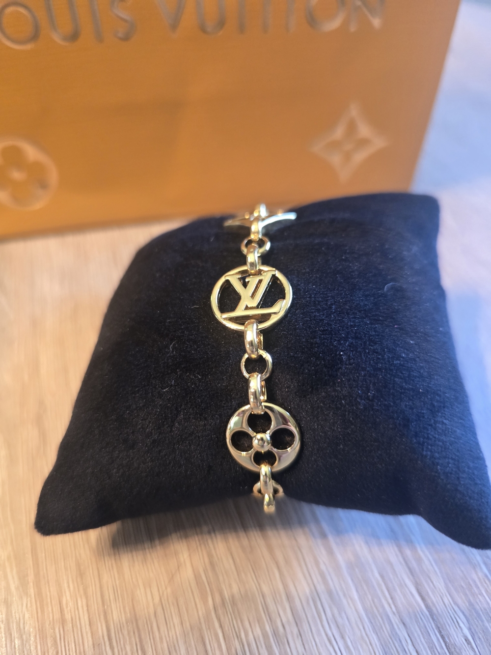 Gold Multi Logo Flora Link Bracelet - Picture 7 of 7